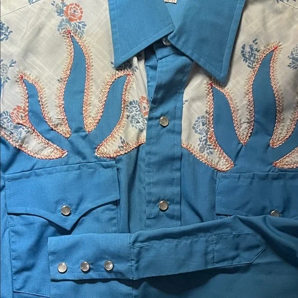 Men's Vintage Western Pearl Snap Shirt – Blue with Floral Embroidered Inlay Yoke - Picture 3 of 4
